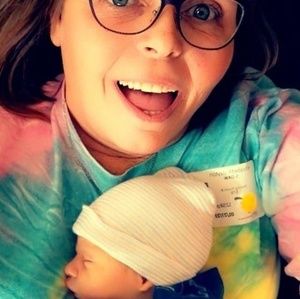 Meet your Posher, Elizabeth